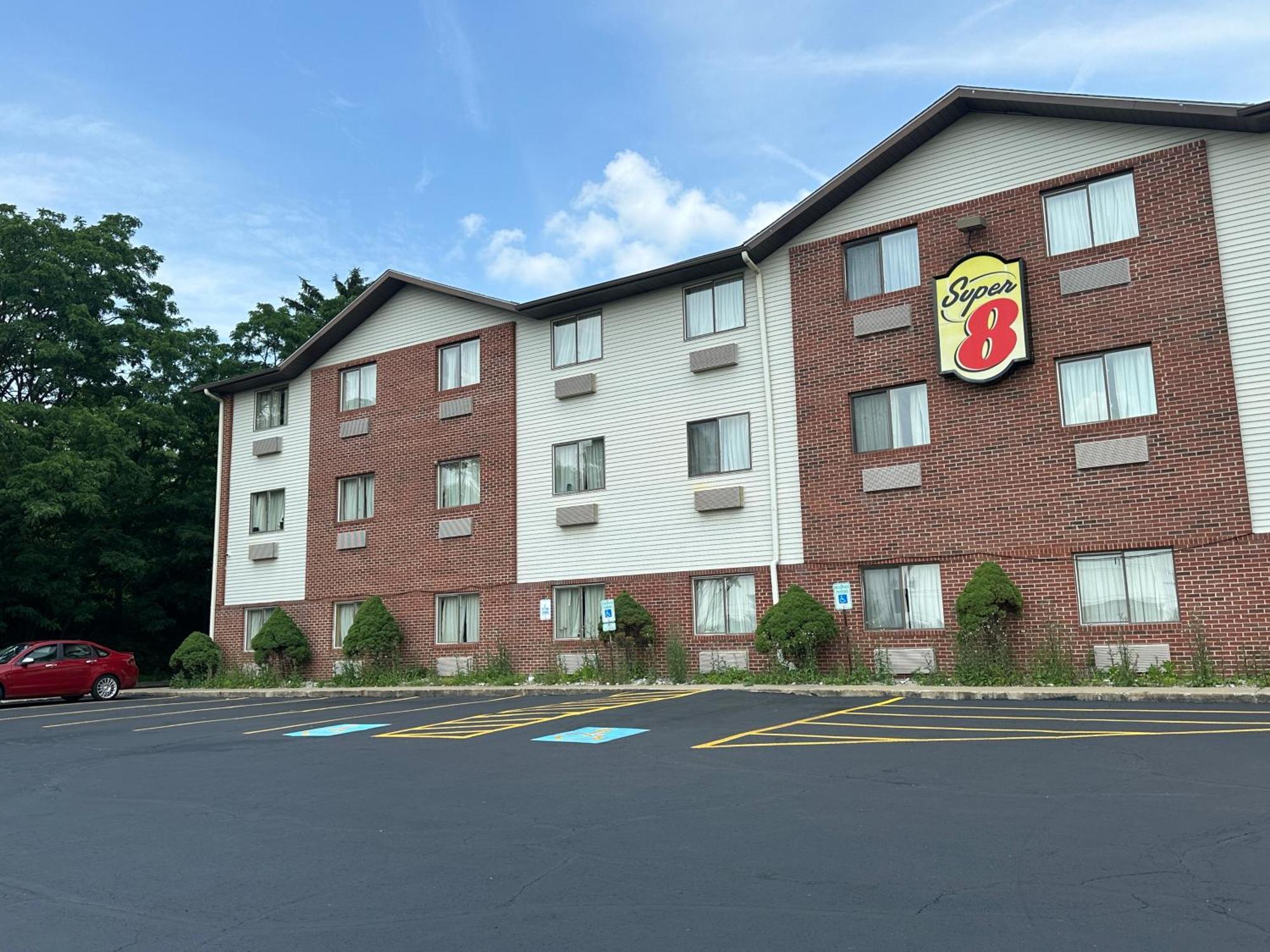 Super 8 By Wyndham Richfield Cleveland Ξενοδοχείο Εξωτερικό φωτογραφία