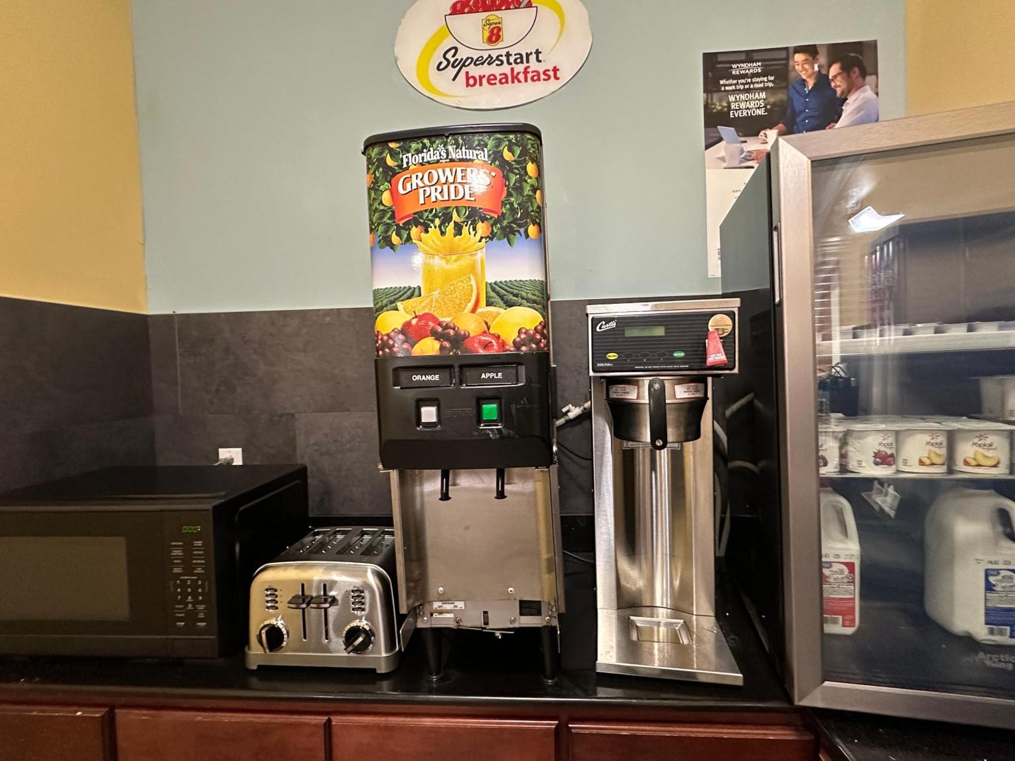 Super 8 By Wyndham Richfield Cleveland Ξενοδοχείο Εξωτερικό φωτογραφία