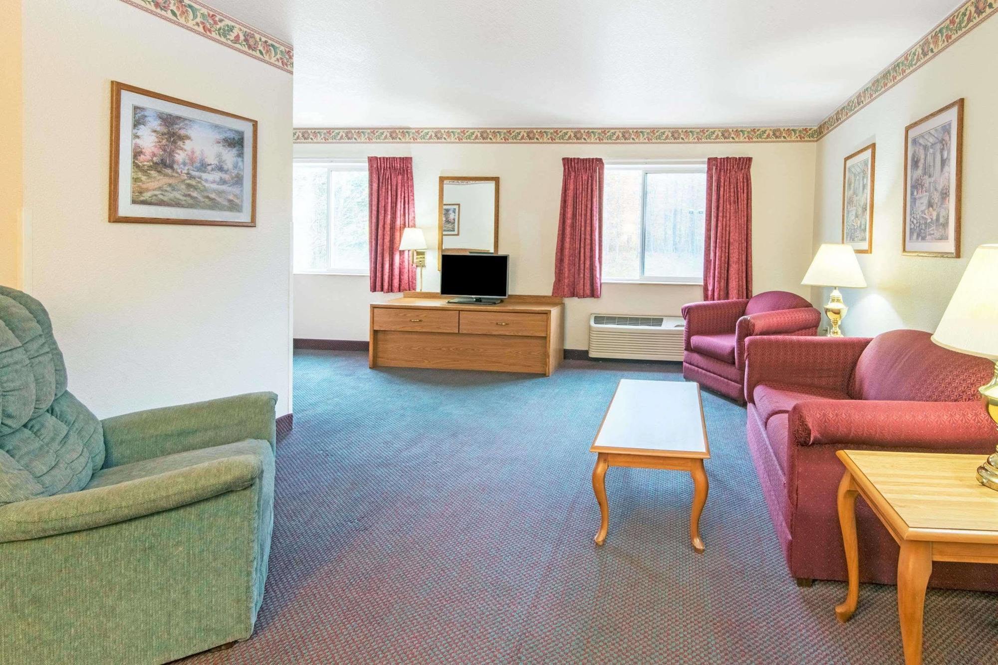 Super 8 By Wyndham Richfield Cleveland Ξενοδοχείο Εξωτερικό φωτογραφία